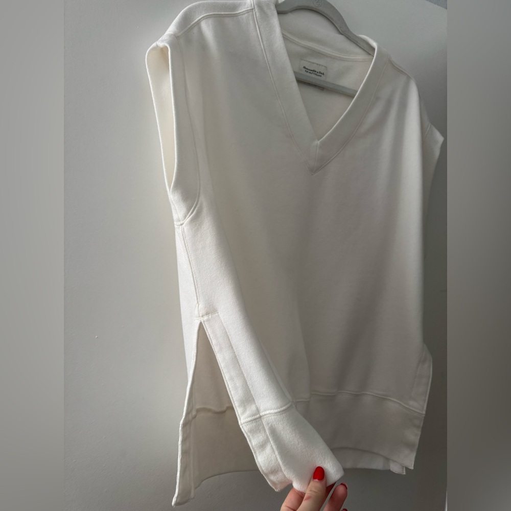 Abercrombie & Fitch Sweater Vest View 3